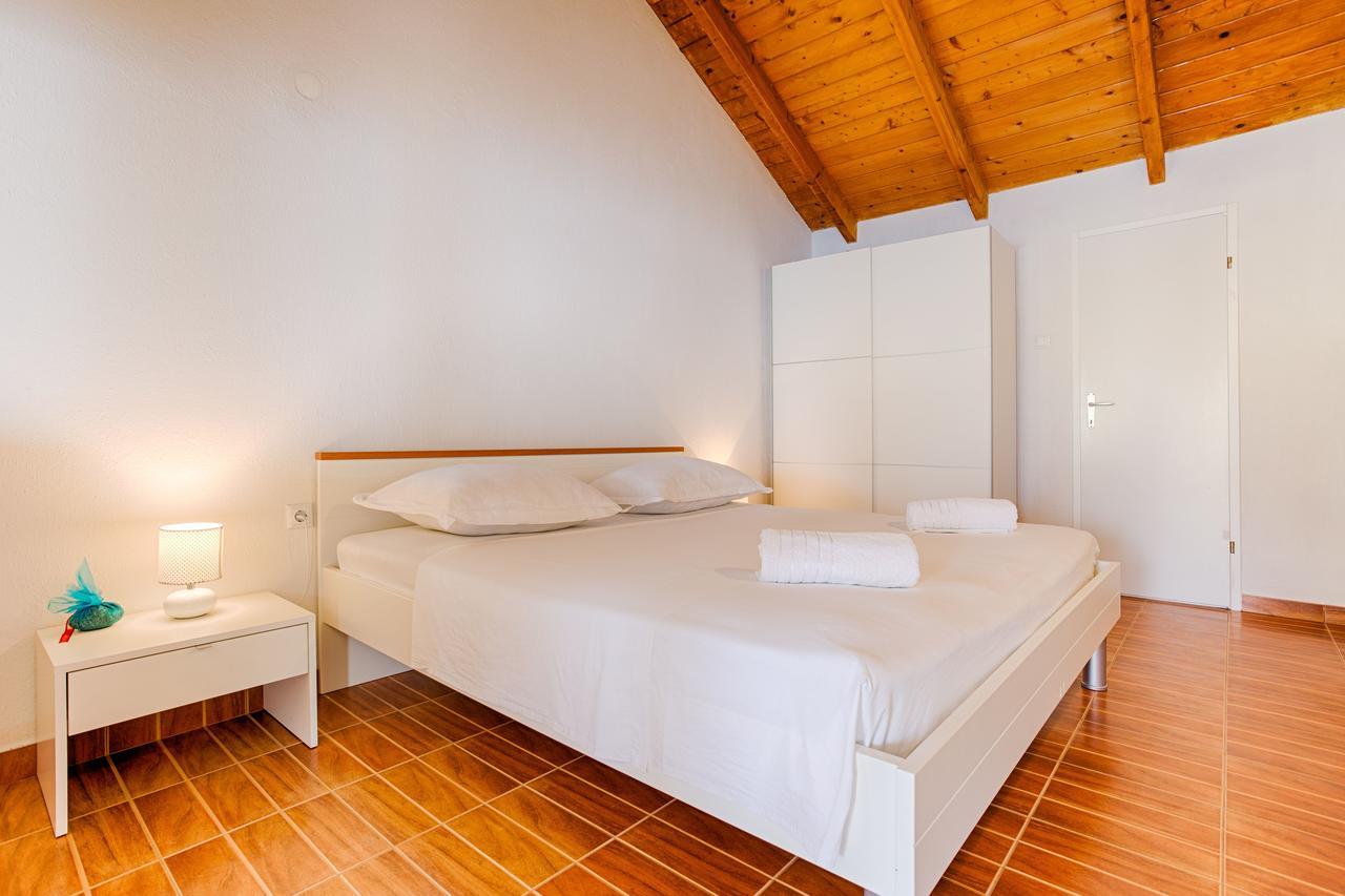 Hidden Gem By Nono Ban - Robinson Style Villa Bol Luaran gambar